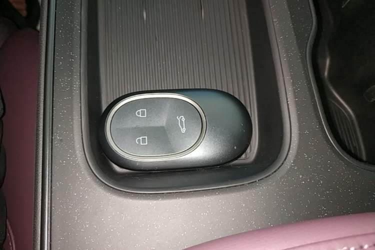 Used Nio ET5 2024 75 kWh Vehicle Key