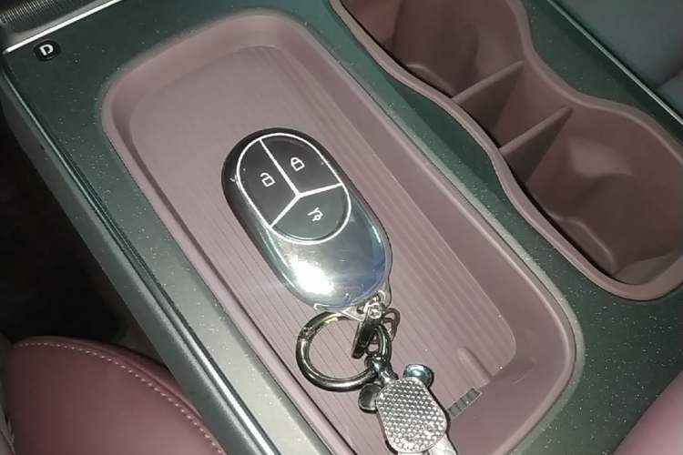 Used Nio ET5 2024 75 kWh Vehicle Key