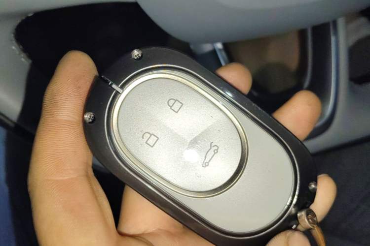 Used Nio ET5 2024 75 kWh Vehicle Key