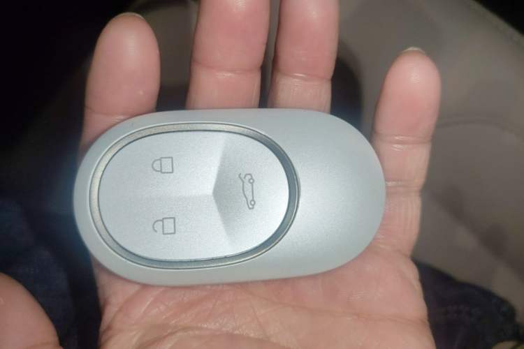 Used Nio ET5 2024 75 kWh Vehicle Key