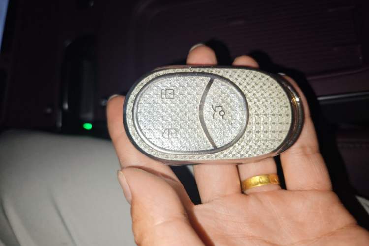 Used Nio ET5 2024 75 kWh Vehicle Key