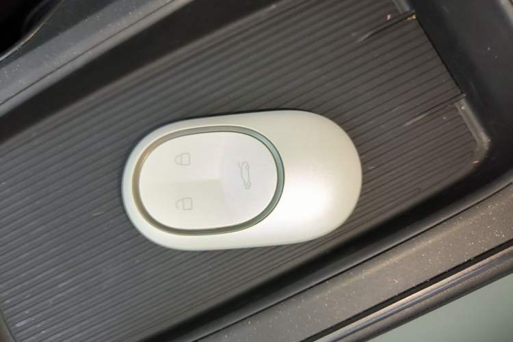 Used Nio ET5 2024 75 kWh Vehicle Key