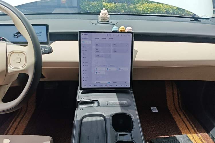 Used Nio ET5 2024 75 kWh Audio And AC Panel