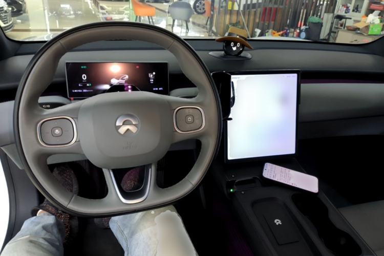 Used Nio ET5 2024 75 kWh Center Console