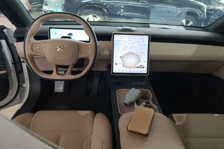 Used Nio ET5 2024 75 kWh Center Console