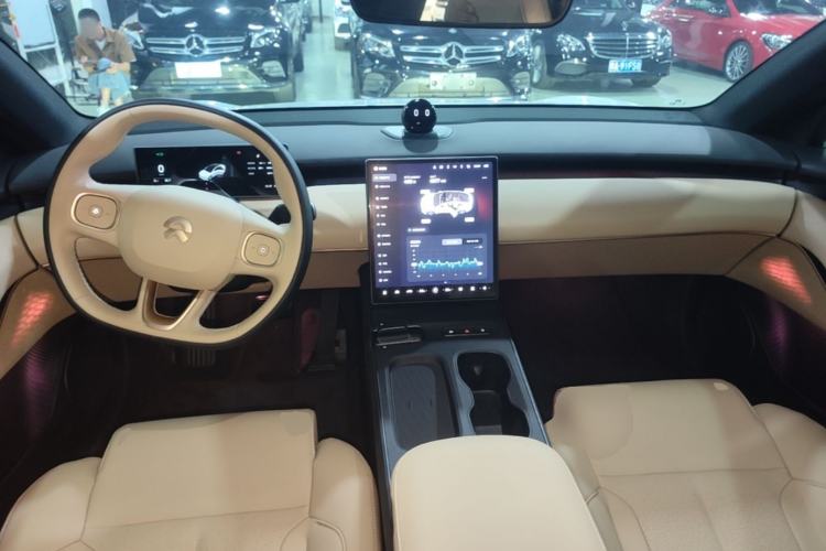Used Nio ET5 2024 75 kWh Center Console