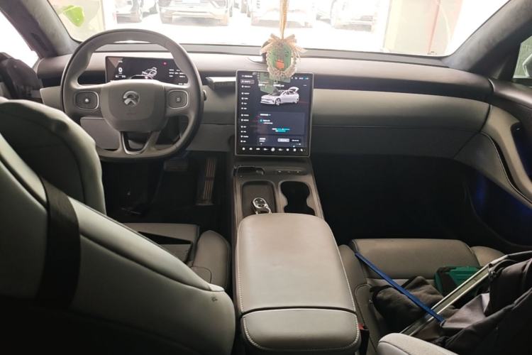 Used Nio ET5 2024 75 kWh Center Console