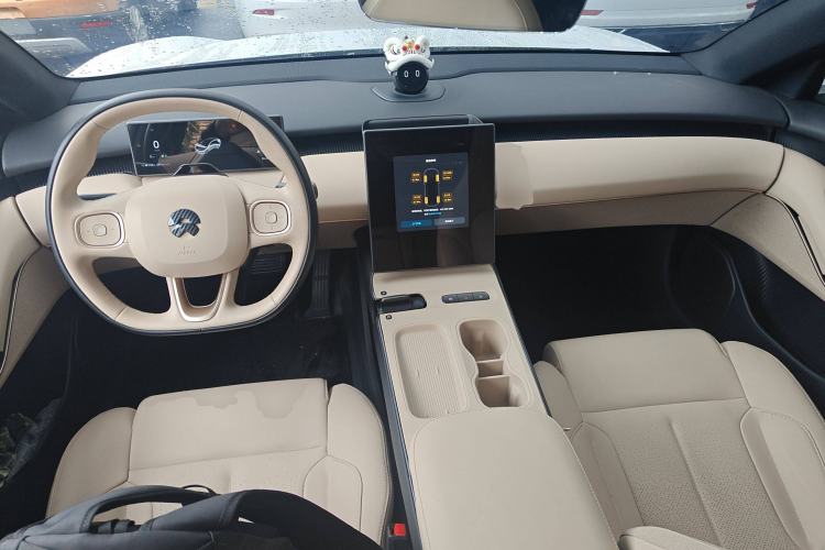 Used Nio ET5 2024 75 kWh Center Console