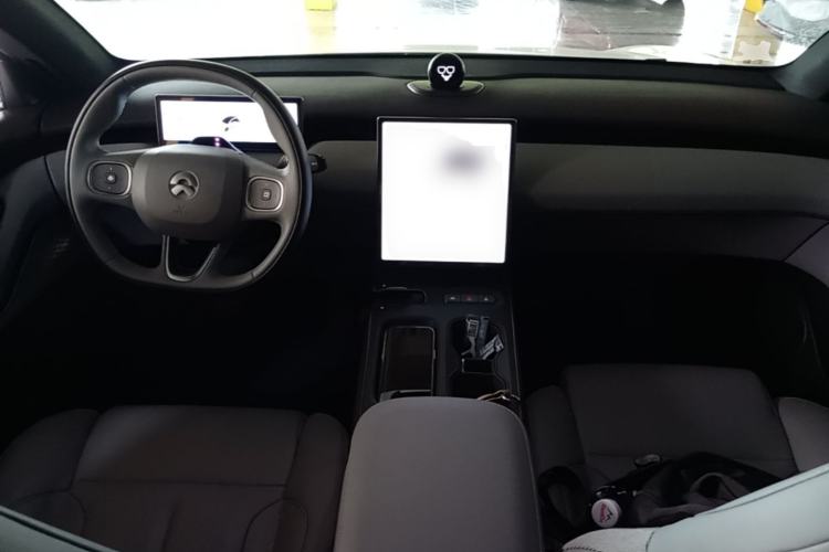 Used Nio ET5 2024 75 kWh Center Console