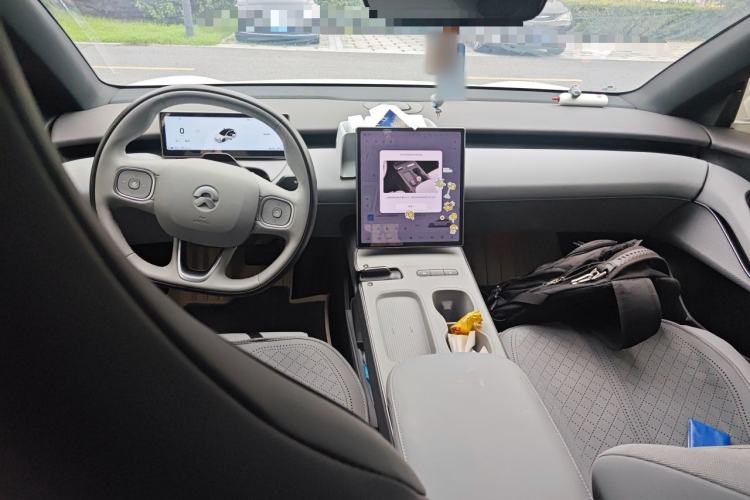 Used Nio ET5 2024 75 kWh Center Console