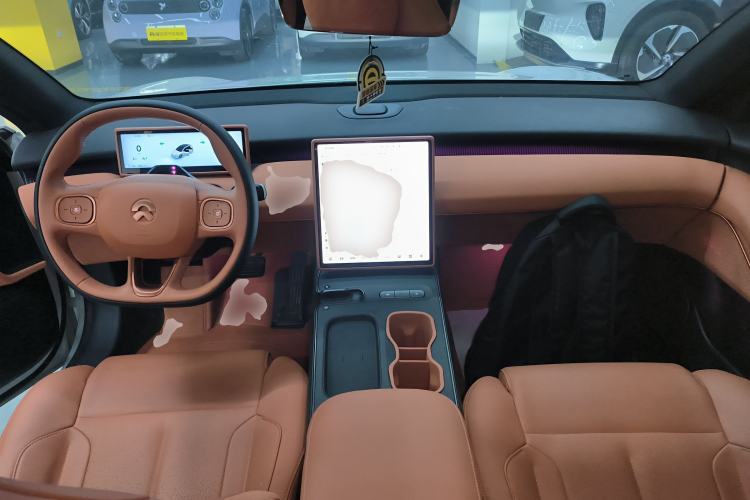 Used Nio ET5 2024 75 kWh Center Console