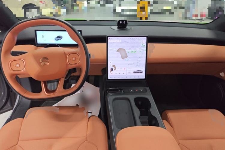 Used Nio ET5 2024 75 kWh Center Console