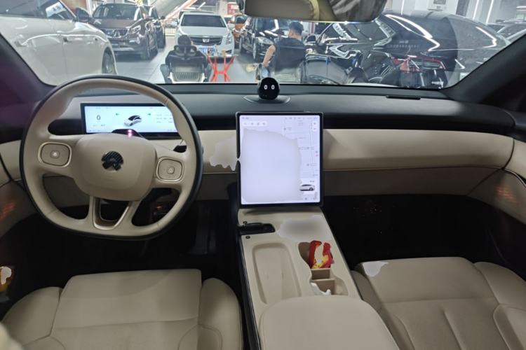 Used Nio ET5 2024 75 kWh Center Console