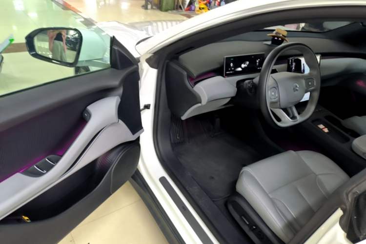 Used Nio ET5 2024 75 kWh Driver Seat