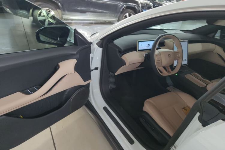 Used Nio ET5 2024 75 kWh Driver Seat