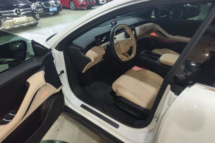 Used Nio ET5 2024 75 kWh Driver Seat
