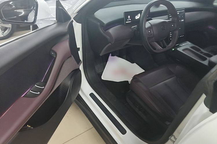 Used Nio ET5 2024 75 kWh Driver Seat