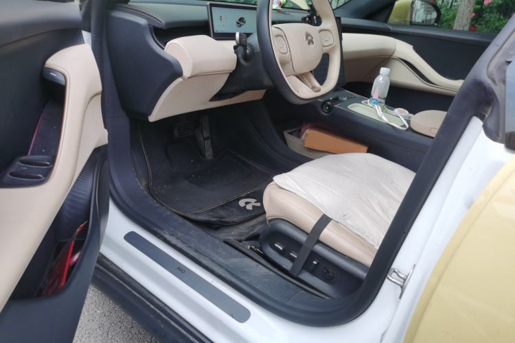 Used Nio ET5 2024 75 kWh Driver Seat