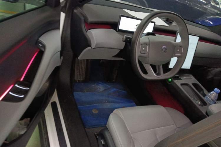 Used Nio ET5 2024 75 kWh Driver Seat
