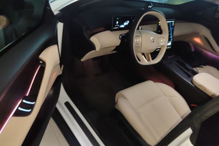 Used Nio ET5 2024 75 kWh Driver Seat