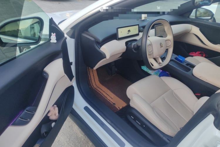Used Nio ET5 2024 75 kWh Driver Seat