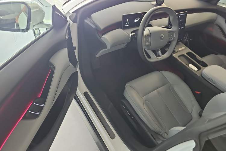 Used Nio ET5 2024 75 kWh Driver Seat