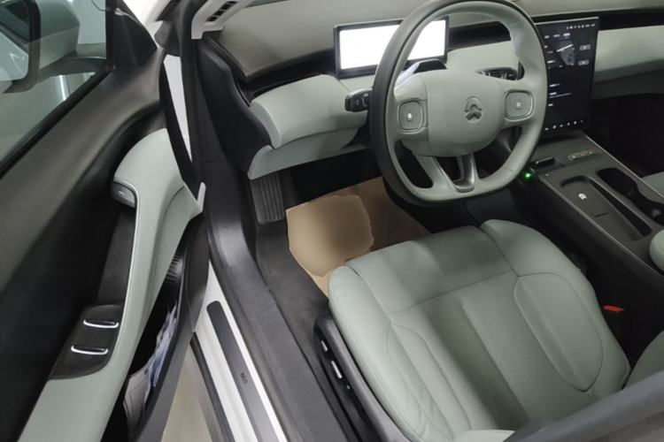 Used Nio ET5 2024 75 kWh Driver Seat