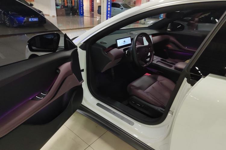 Used Nio ET5 2024 75 kWh Driver Seat