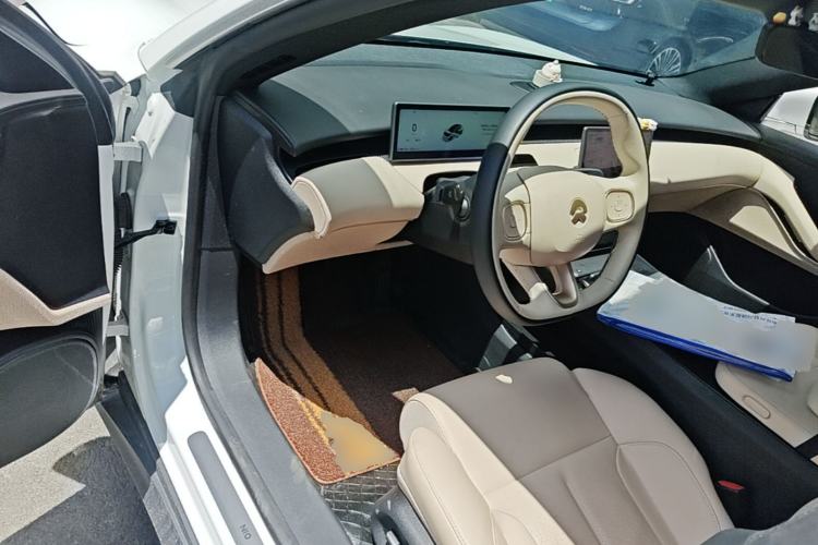 Used Nio ET5 2024 75 kWh Driver Seat