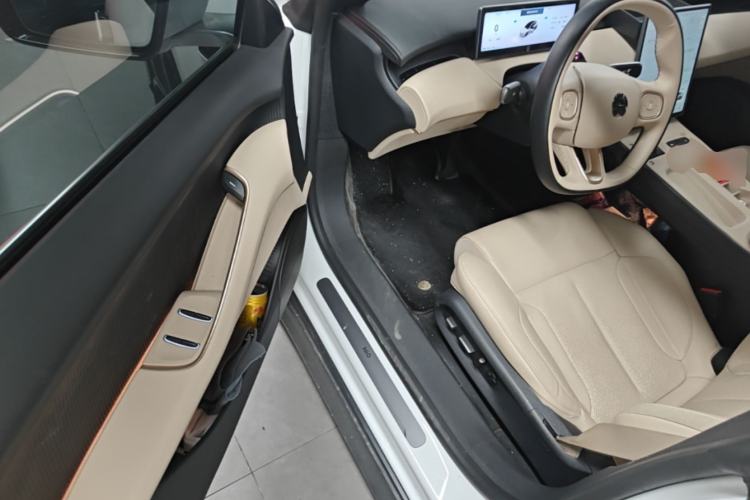 Used Nio ET5 2024 75 kWh Driver Seat