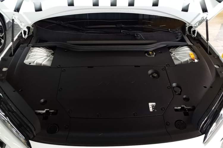 Used Nio ET5 2024 75 kWh Engine Bay