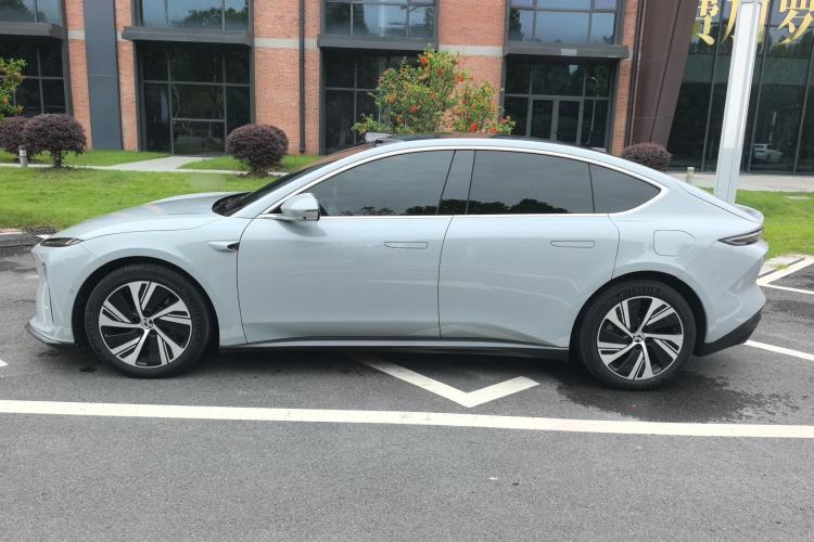Used Nio ET5 2024 75 kWh Exterior 1