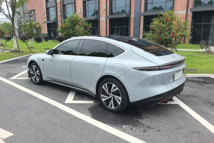 Used Nio ET5 2024 75 kWh Exterior 2