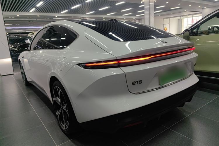 Used Nio ET5 2024 75 kWh Exterior 2