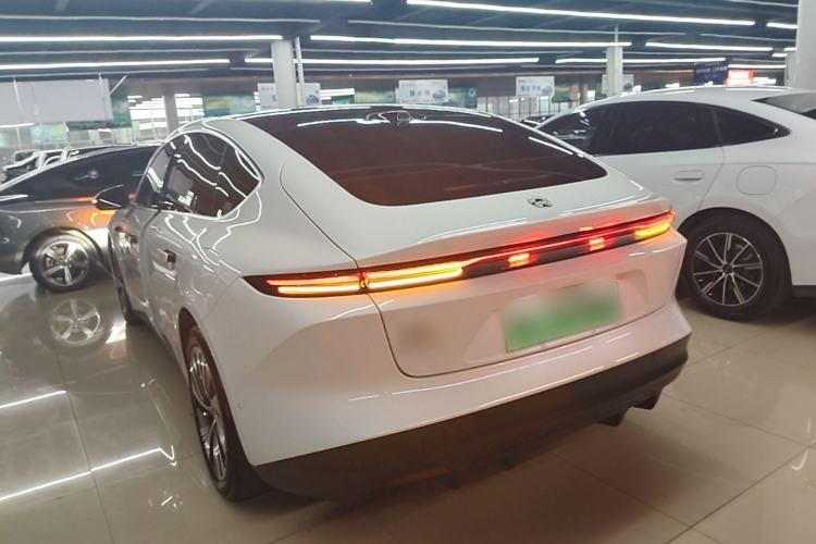 Used Nio ET5 2024 75 kWh Exterior 2