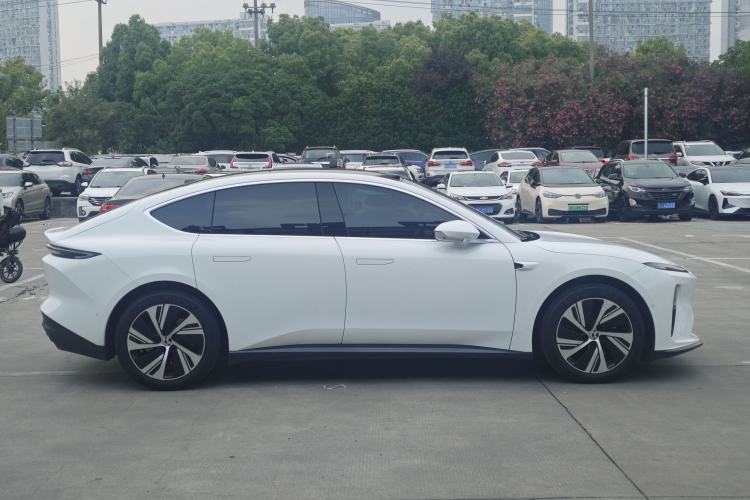 Used Nio ET5 2024 75 kWh Exterior 4