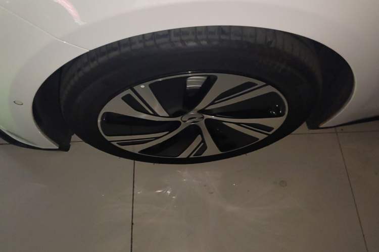 Used Nio ET5 2024 75 kWh Exterior 4