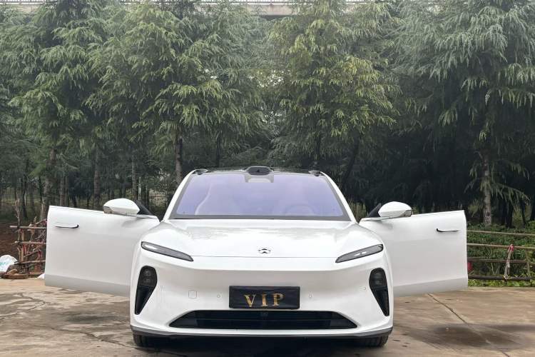 Used Nio ET5 2024 75 kWh Exterior 4