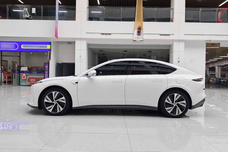 Used Nio ET5 2024 75 kWh Exterior 4