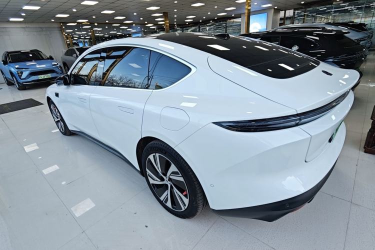 Used Nio ET5 2024 75 kWh Exterior 4