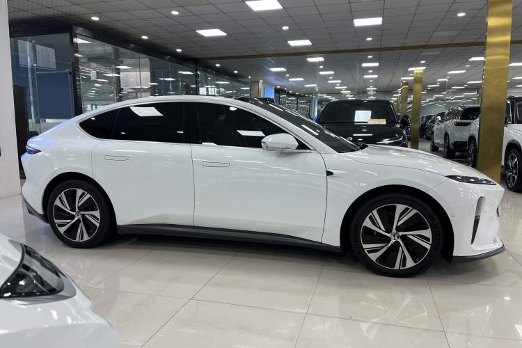 Used Nio ET5 2024 75 kWh Exterior 5