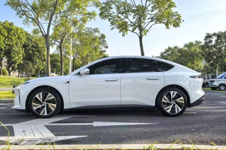 Used Nio ET5 2024 75 kWh Exterior 7