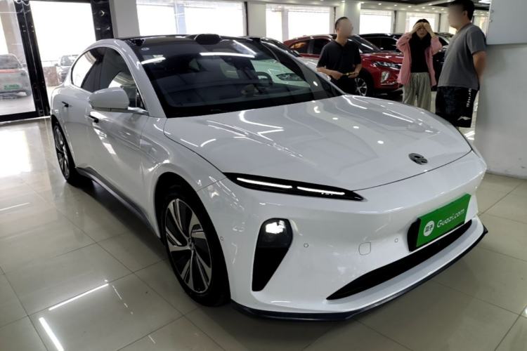 Used Nio ET5 2024 75 kWh Front Right 45 Deg