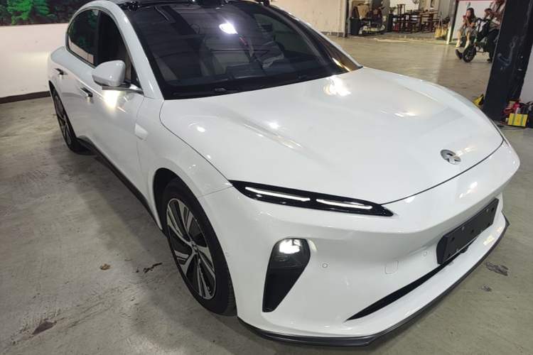 Used Nio ET5 2024 75 kWh Front Right 45 Deg