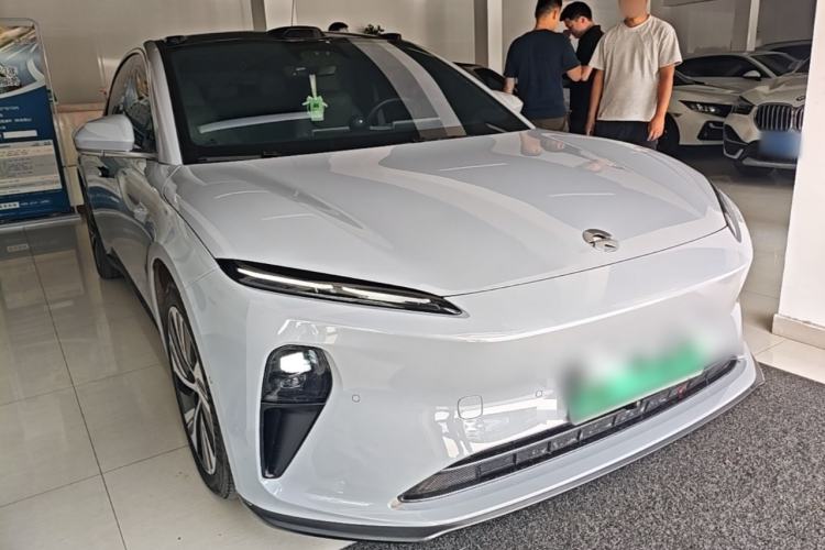 Used Nio ET5 2024 75 kWh Front Right 45 Deg
