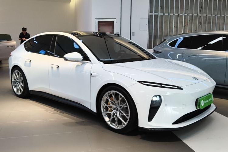 Used Nio ET5 2024 75 kWh Front Right 45 Deg