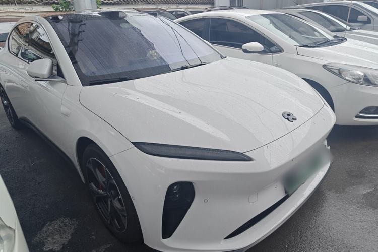 Used Nio ET5 2024 75 kWh Front Right 45 Deg
