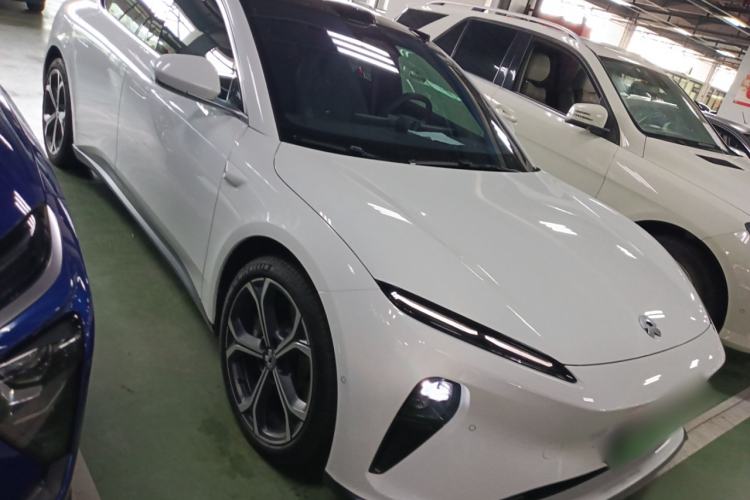 Used Nio ET5 2024 75 kWh Front Right 45 Deg