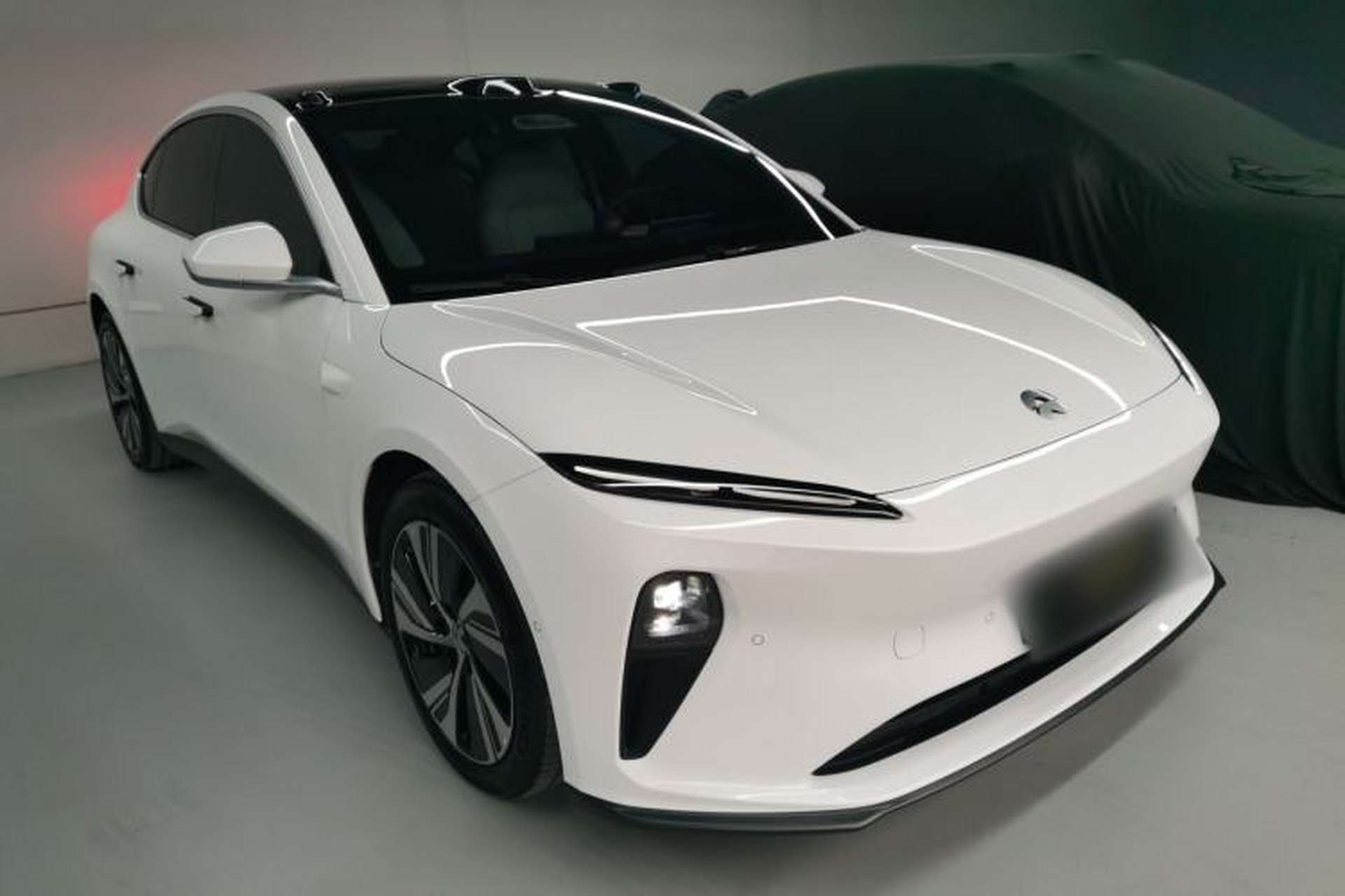 Used Nio ET5 2024 75 kWh Front Right 45 Deg