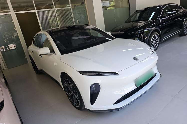 Used Nio ET5 2024 75 kWh Front Right 45 Deg